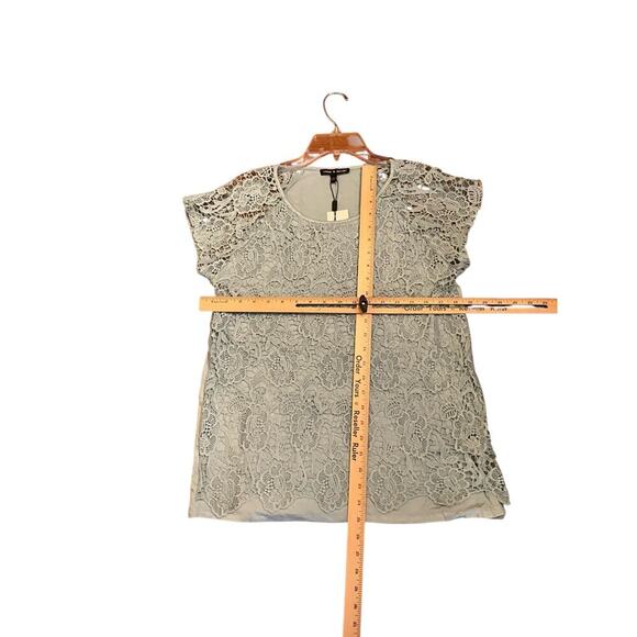 Cable & Gauge Floral Lace Top Short Sleeve Pullover Stretch Blue Size L NWT - Picture 4 of 4